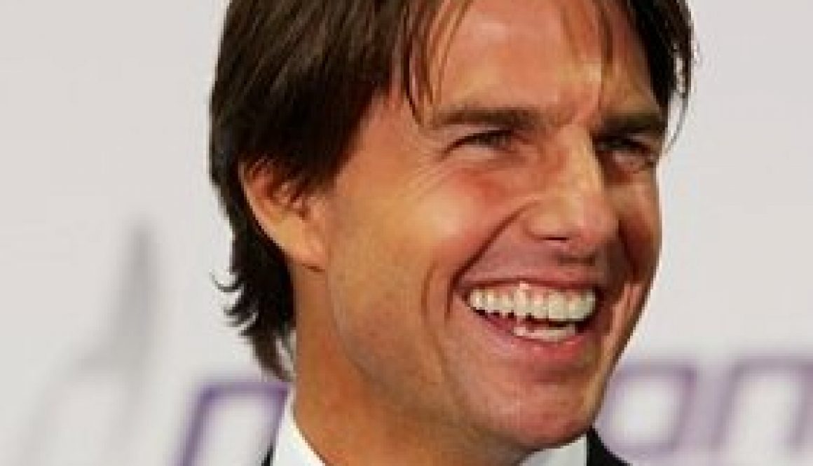 Tom Cruise Experiencing Hair Loss? Actor Allegedly Using “Hands Free Hair Rejuvenator” Laser Cap.